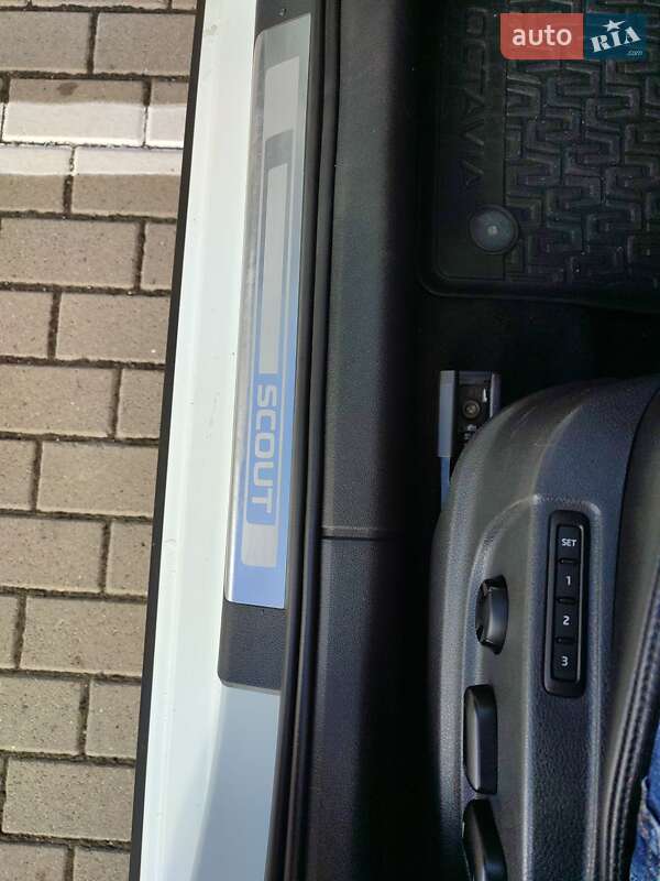 Skoda Octavia Scout 2015