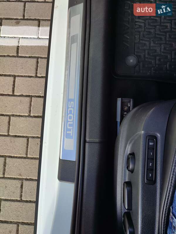 Skoda Octavia Scout 2015