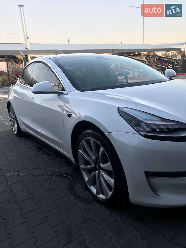 Tesla-4