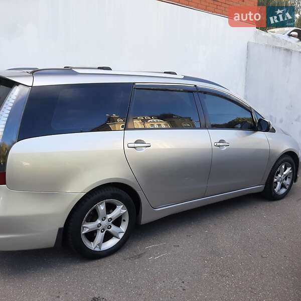 Mitsubishi Grandis 2008