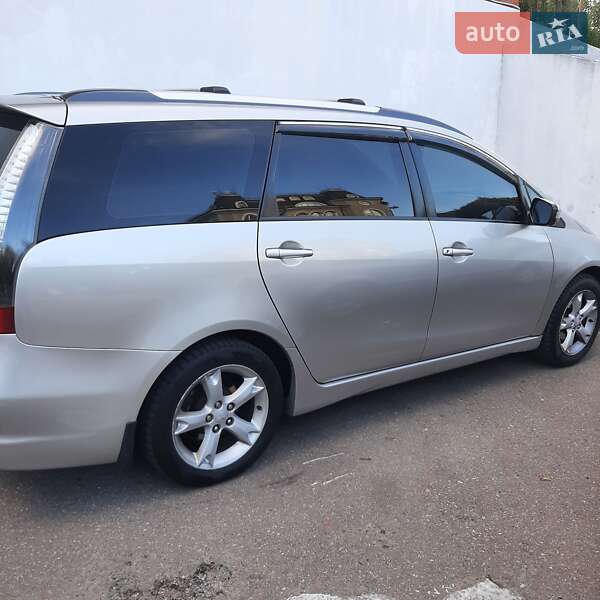 Mitsubishi Grandis 2008