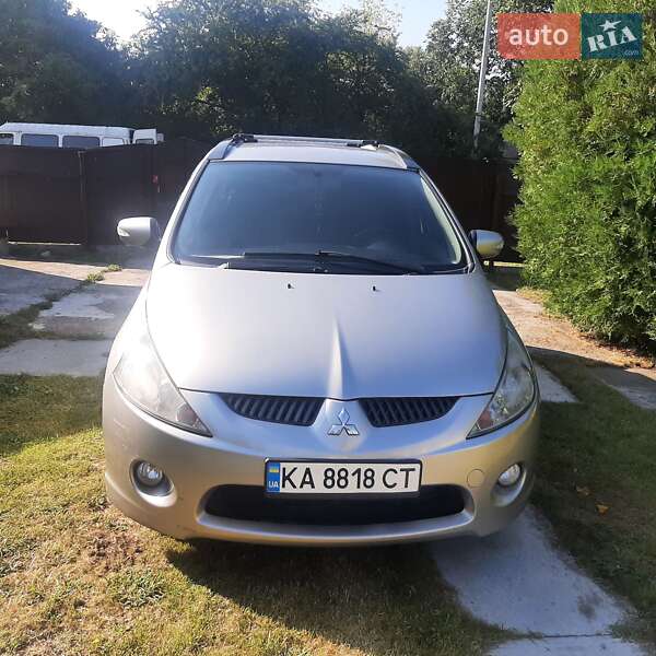 Mitsubishi Grandis 2008
