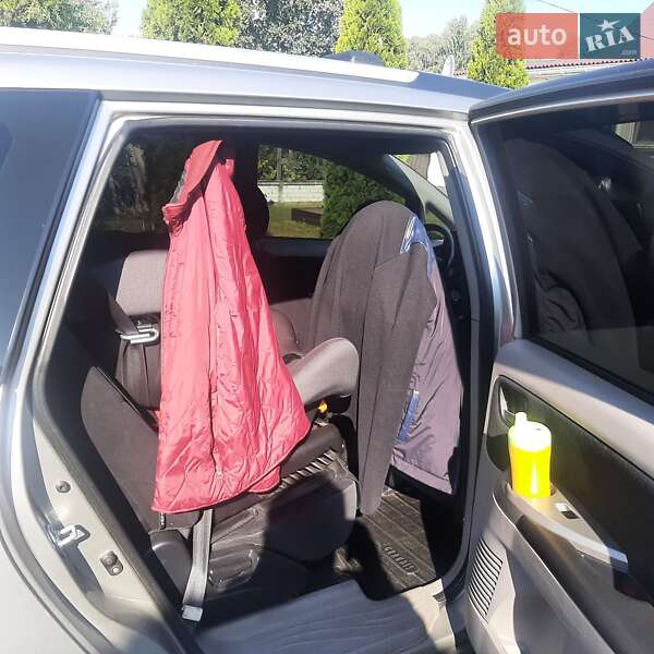 Mitsubishi Grandis 2008