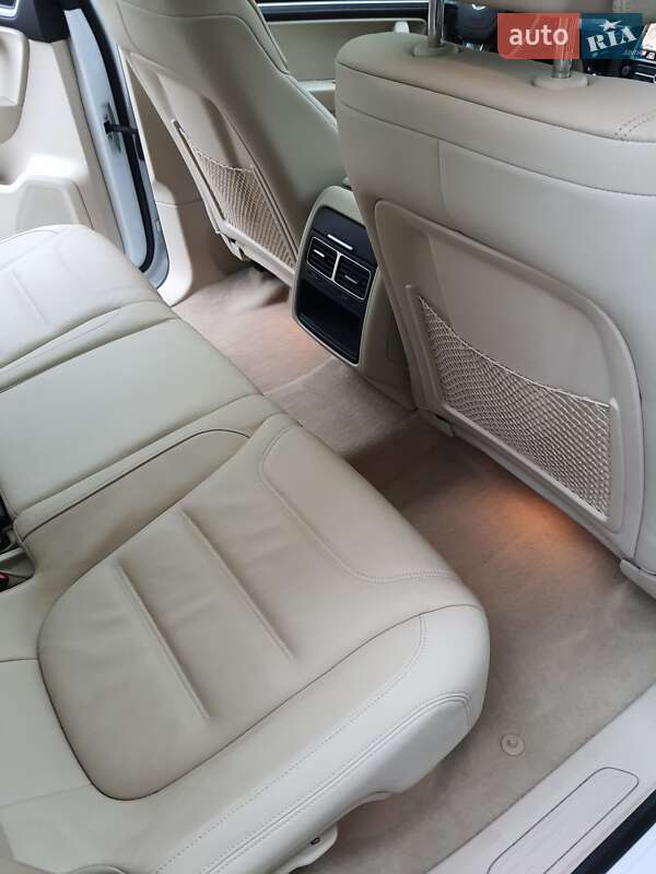 Volkswagen Touareg 2013