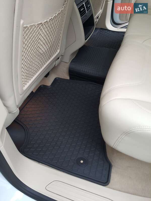 Volkswagen Touareg 2013
