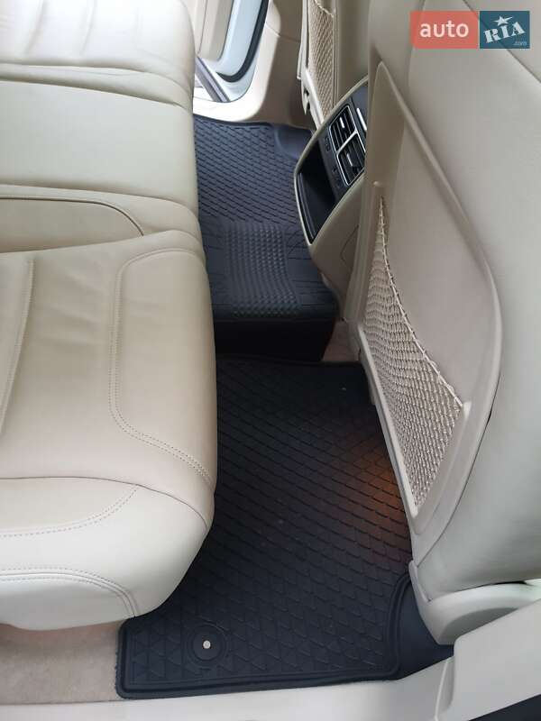 Volkswagen Touareg 2013