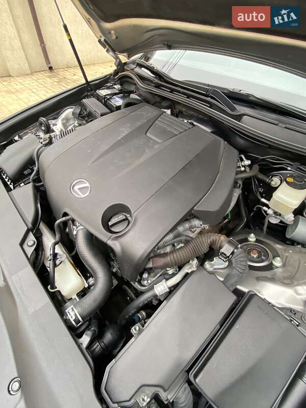 Lexus-12