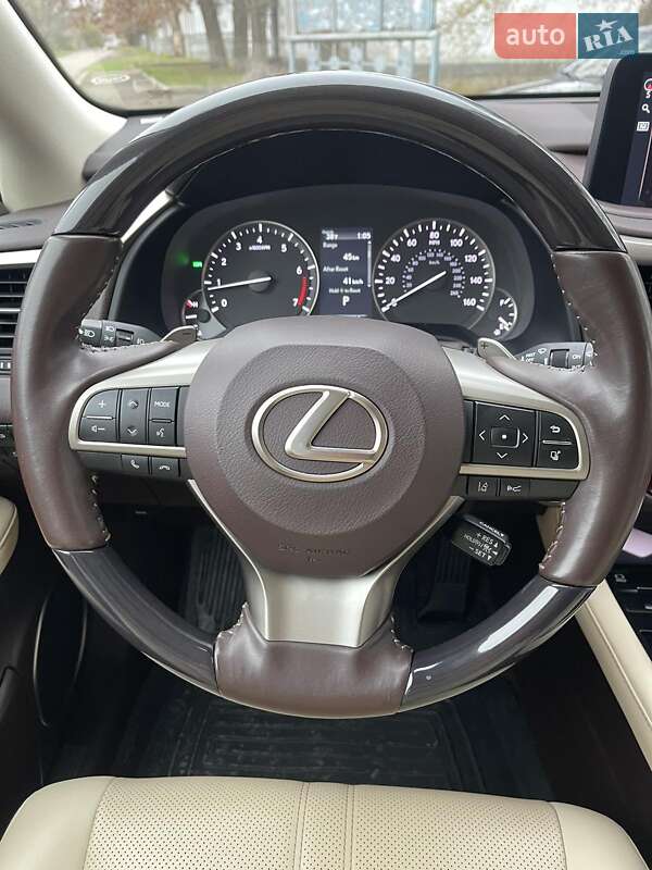 Lexus-12