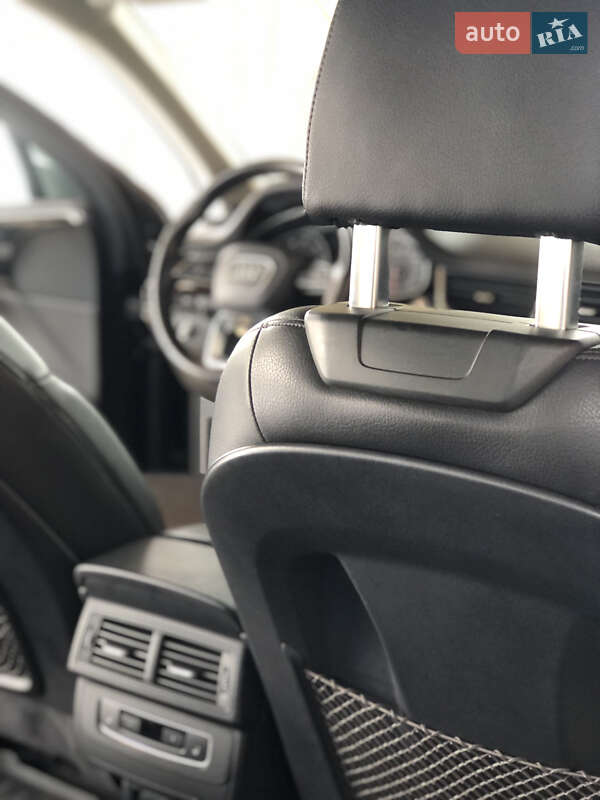 Audi Q7 2016