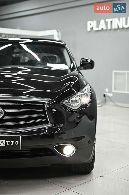 Infiniti QX70 2014