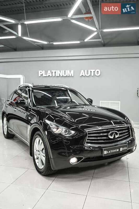 Infiniti QX70 2014
