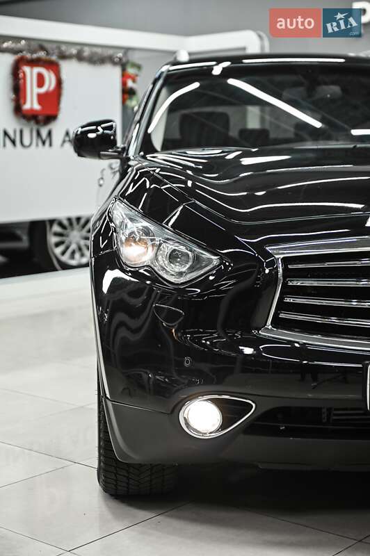 Infiniti QX70 2014