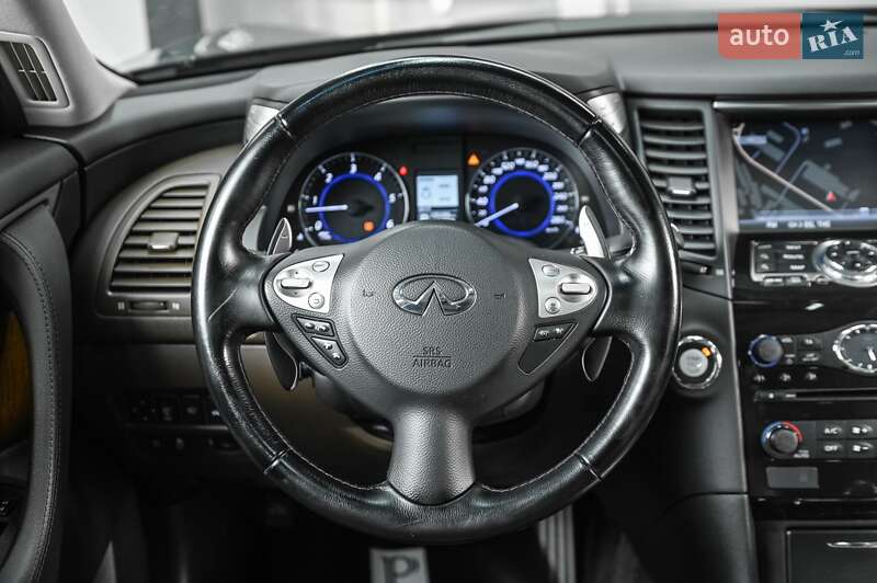 Infiniti QX70 2014