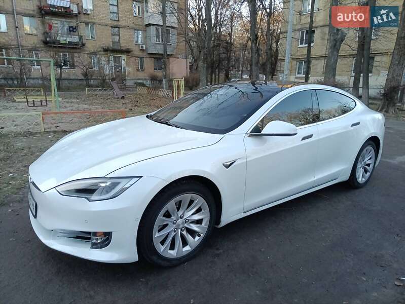 Tesla-18
