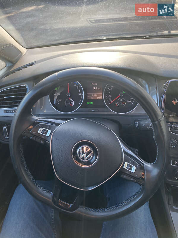 Volkswagen e-Golf 2014
