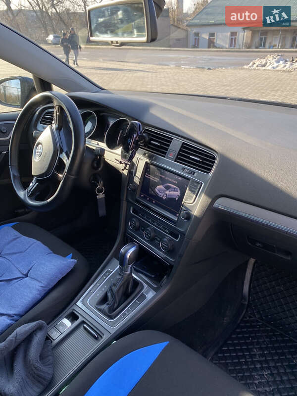 Volkswagen e-Golf 2014