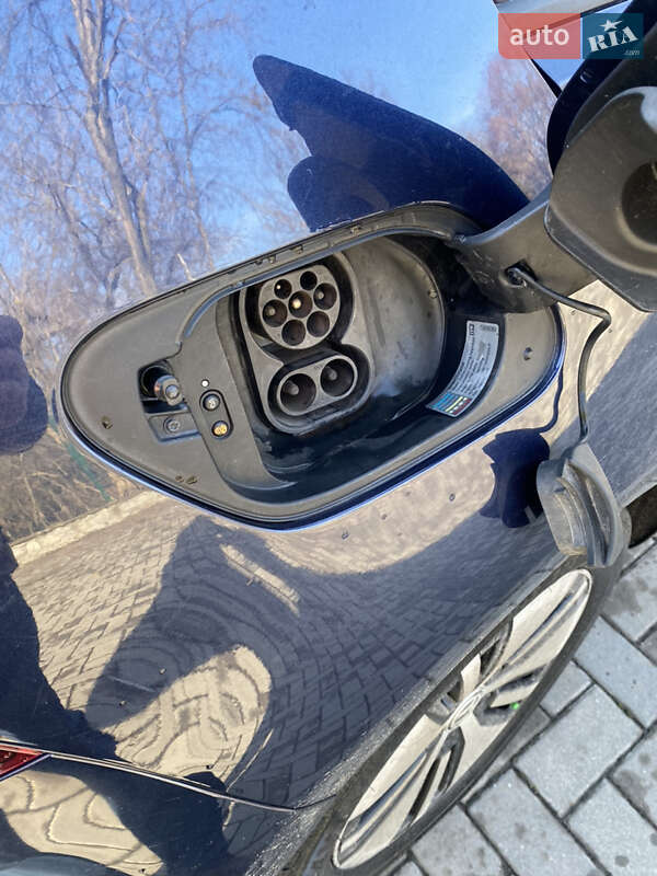 Volkswagen e-Golf 2014