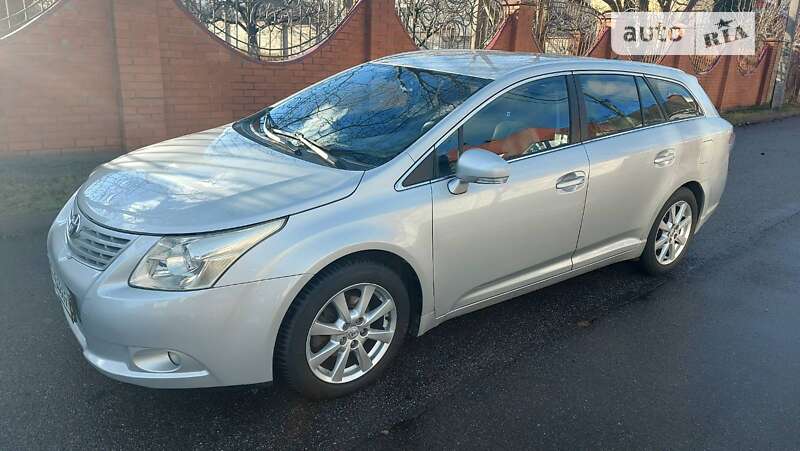 Toyota Avensis 2010