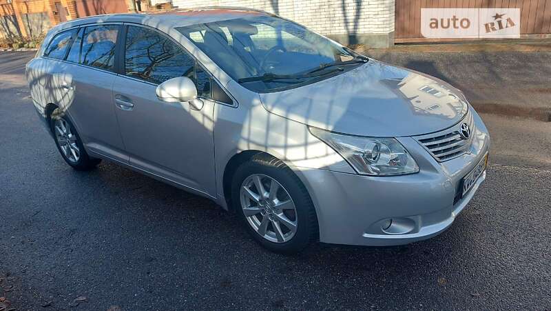 Toyota Avensis 2010