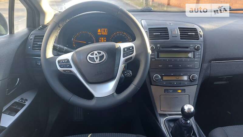 Toyota Avensis 2010