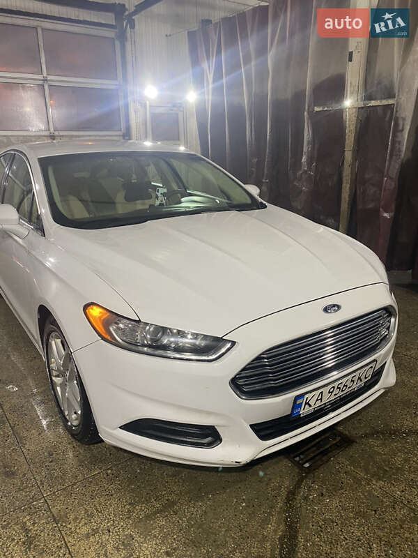 Ford Fusion 2016