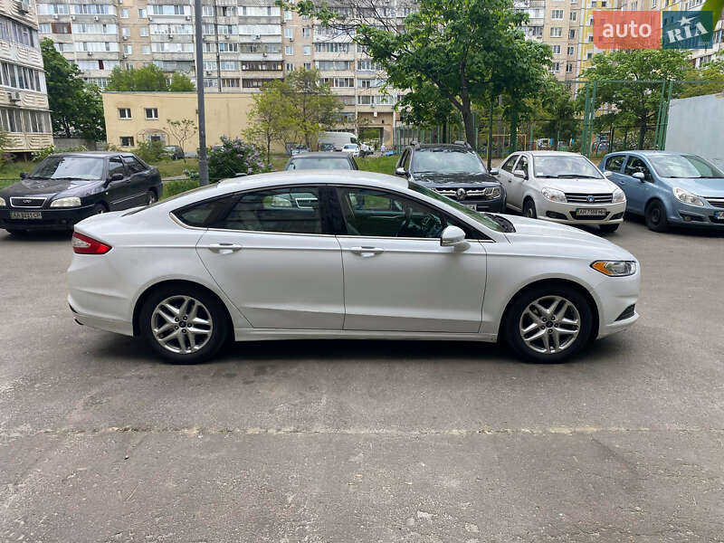 Ford Fusion 2016