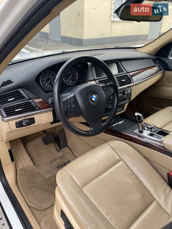 BMW X5 2011
