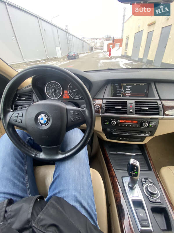 BMW X5 2011
