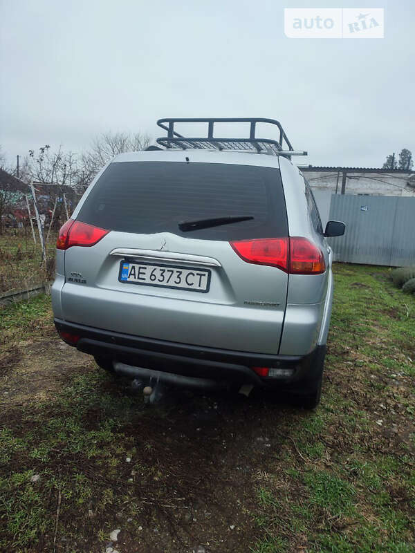 Mitsubishi Pajero Sport 2012