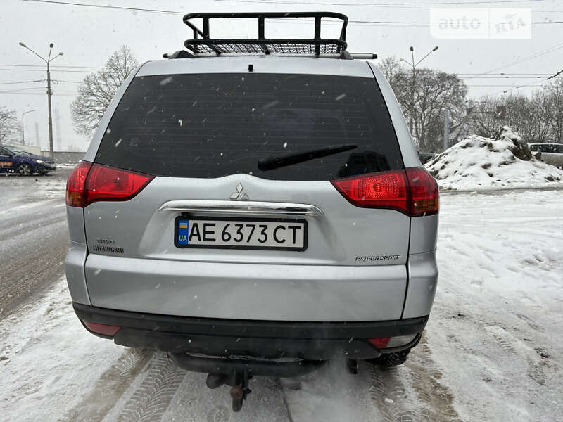 Mitsubishi Pajero Sport 2012