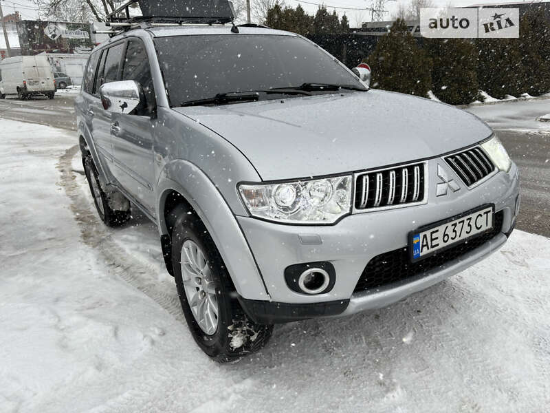 Mitsubishi Pajero Sport 2012