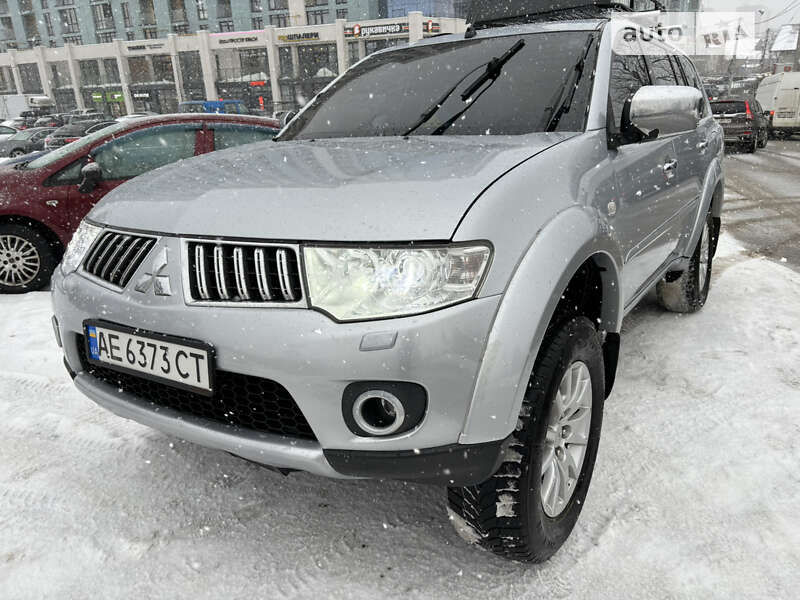 Mitsubishi Pajero Sport 2012