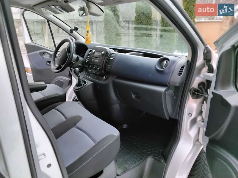 Opel Vivaro 2016