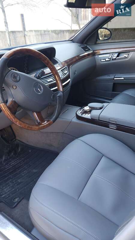Mercedes-Benz S-Class 2009