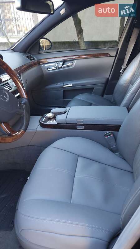 Mercedes-Benz S-Class 2009