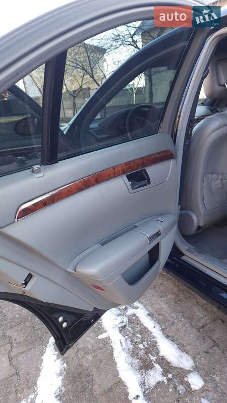 Mercedes-Benz S-Class 2009