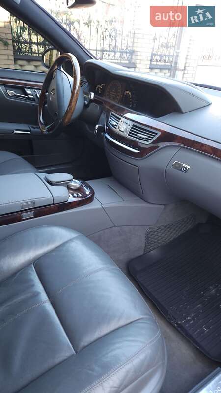 Mercedes-Benz S-Class 2009