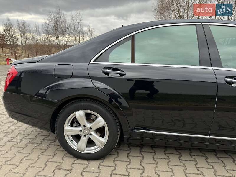 Mercedes-Benz S-Class 2009