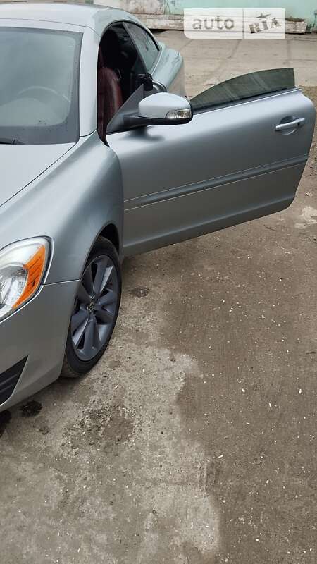 Volvo C70 2010