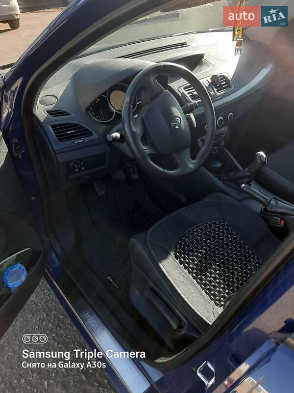 Renault-15