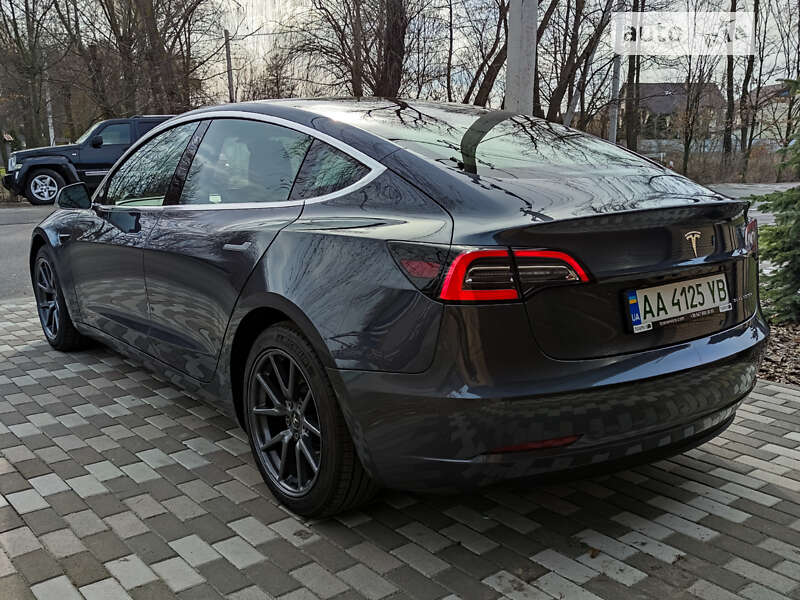 Tesla-32