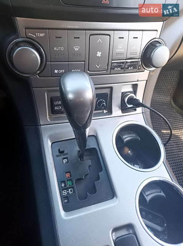 Toyota Highlander 2011