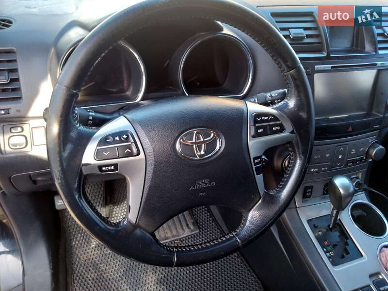 Toyota Highlander 2011