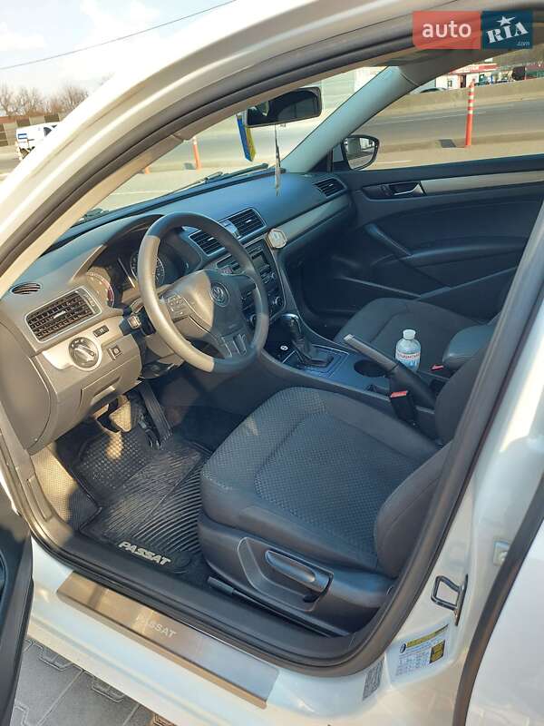 Volkswagen Passat 2011