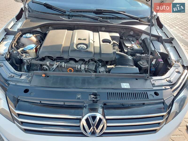 Volkswagen Passat 2011