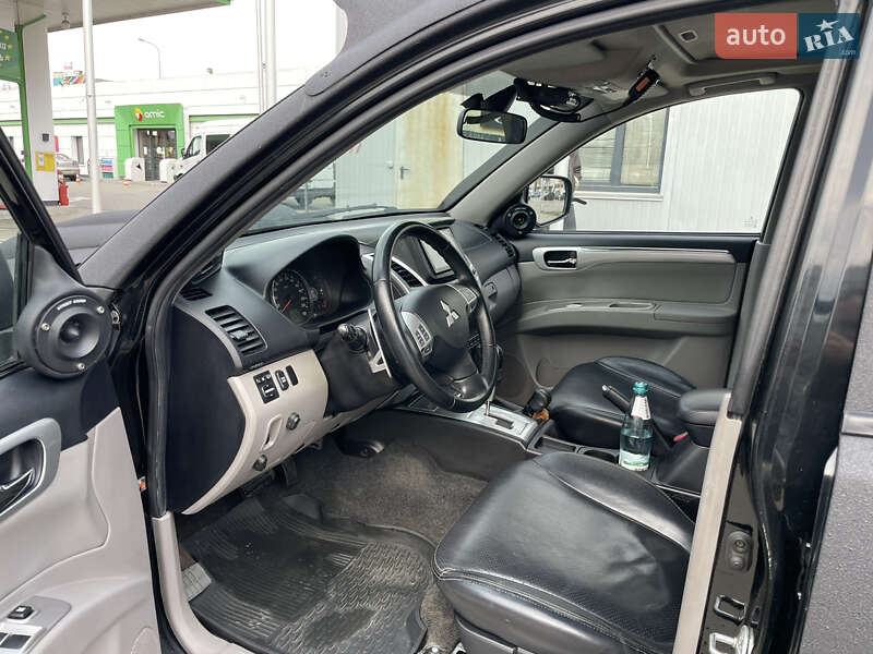 Mitsubishi Pajero Sport 2010