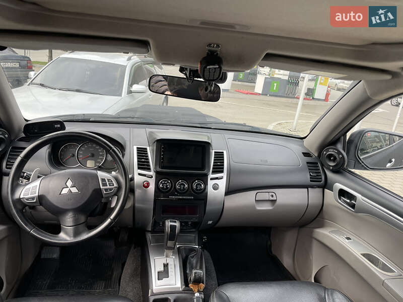 Mitsubishi Pajero Sport 2010