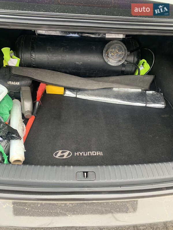 Hyundai-43