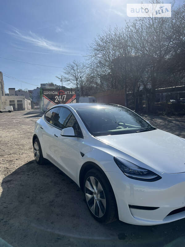 Tesla Model Y 2022