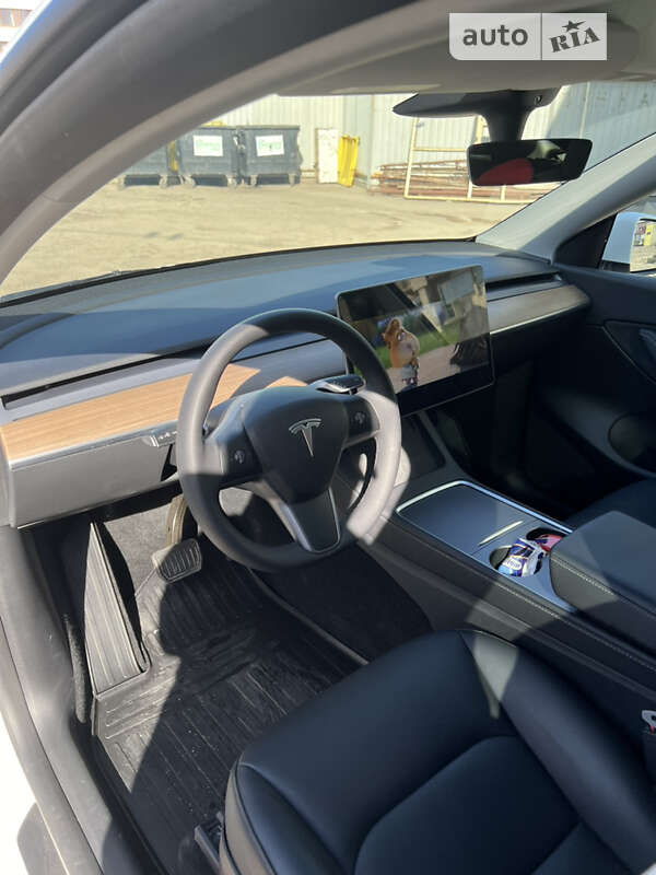 Tesla Model Y 2022